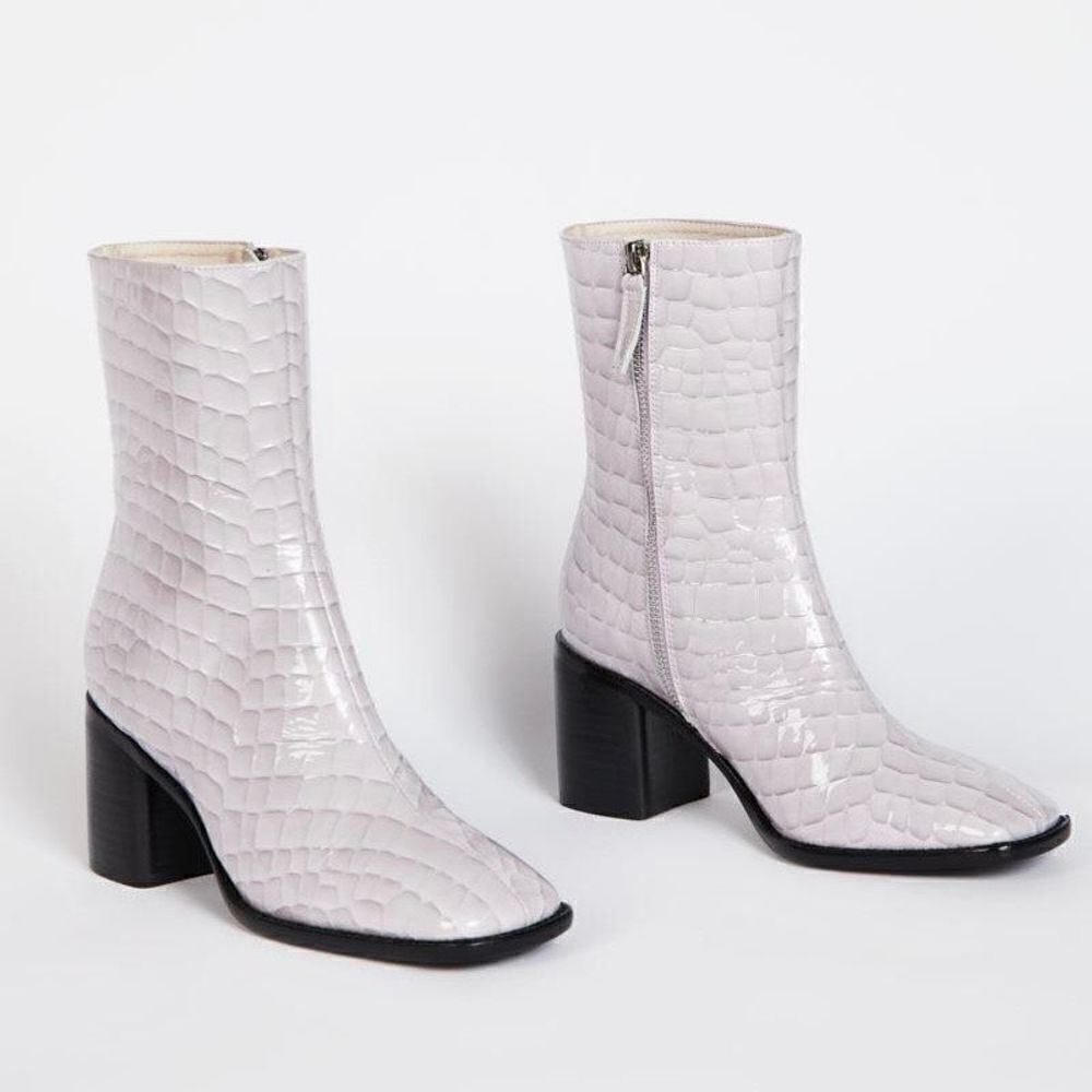 INTENTIONALLY BLANK - Womens Contour Heeled Boot Lilac